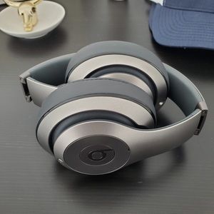 Beats Studio2 Over Ear Wireless Headphones